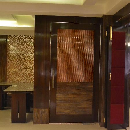 Hotel Classic Чандигарх Экстерьер фото