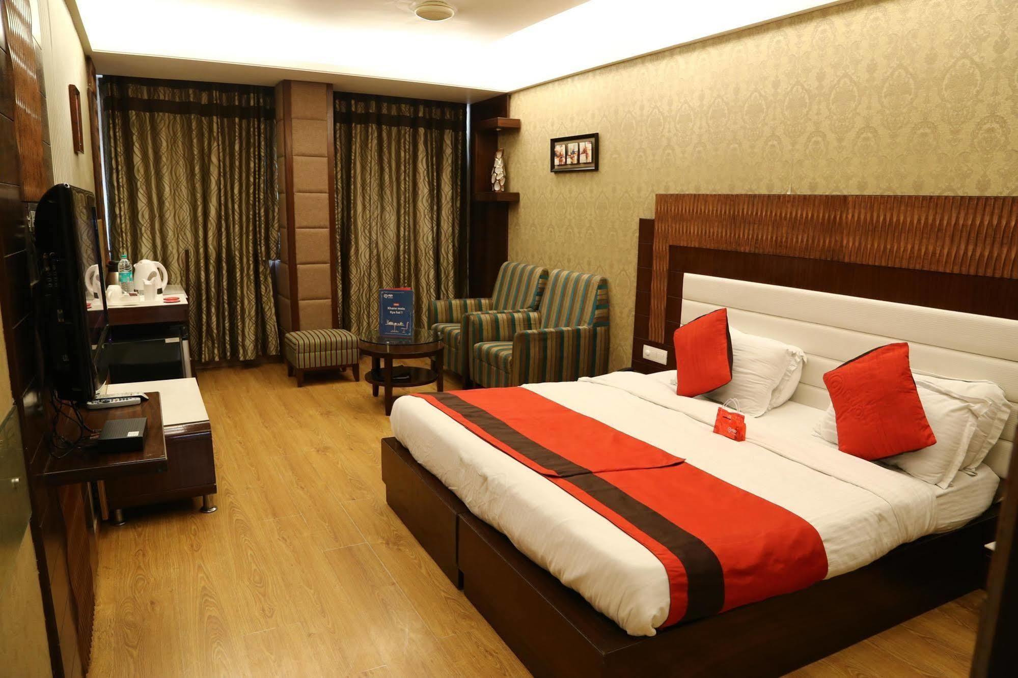 Hotel Classic Чандигарх Экстерьер фото