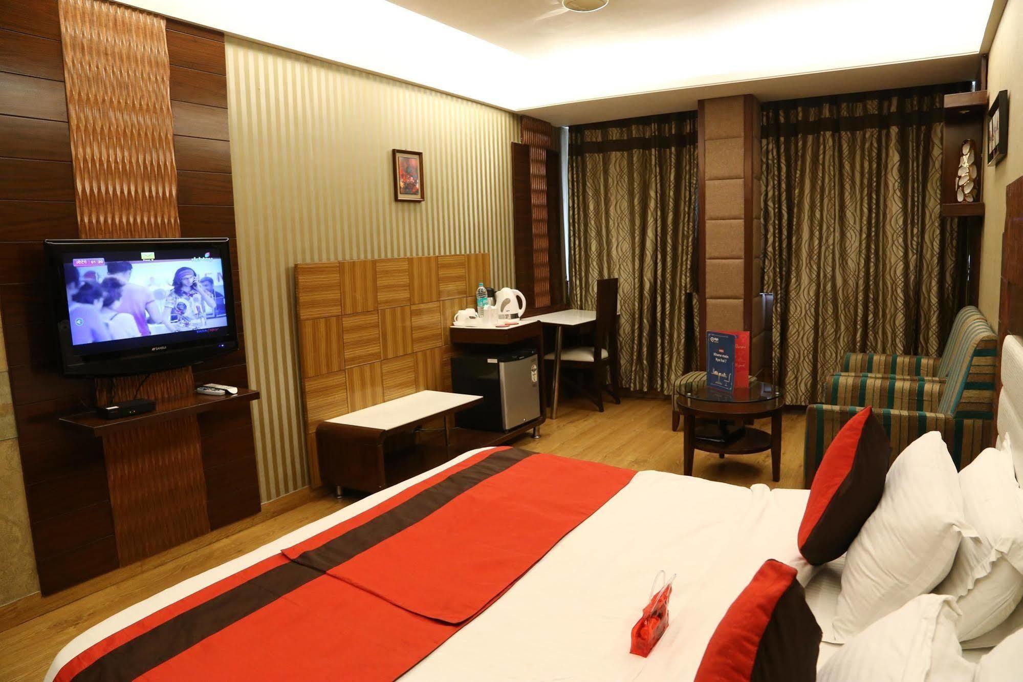 Hotel Classic Чандигарх Экстерьер фото